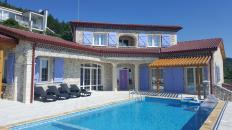 Просторно студио с морска гледка